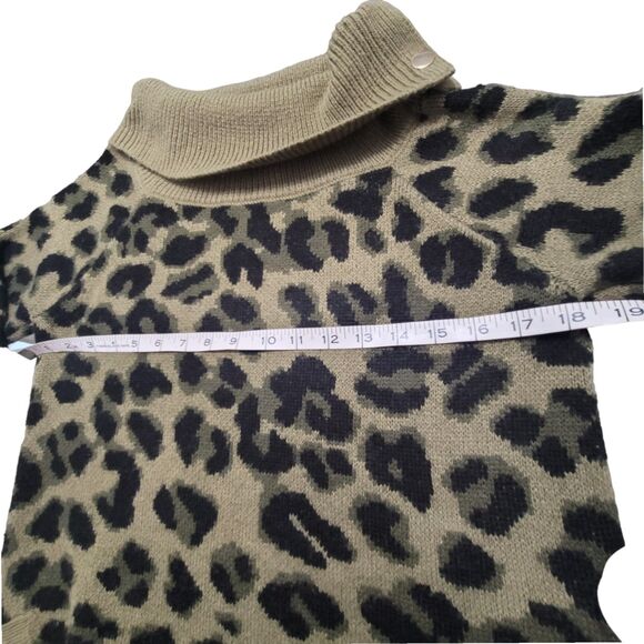 89th & Madison Cheetah Print Olive Green Black Cowl Neck Sweater Small Petite - Picture 10 of 10